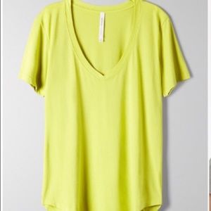NWT Aritzia Babaton Lime Foundation V-Neck Top (S)
